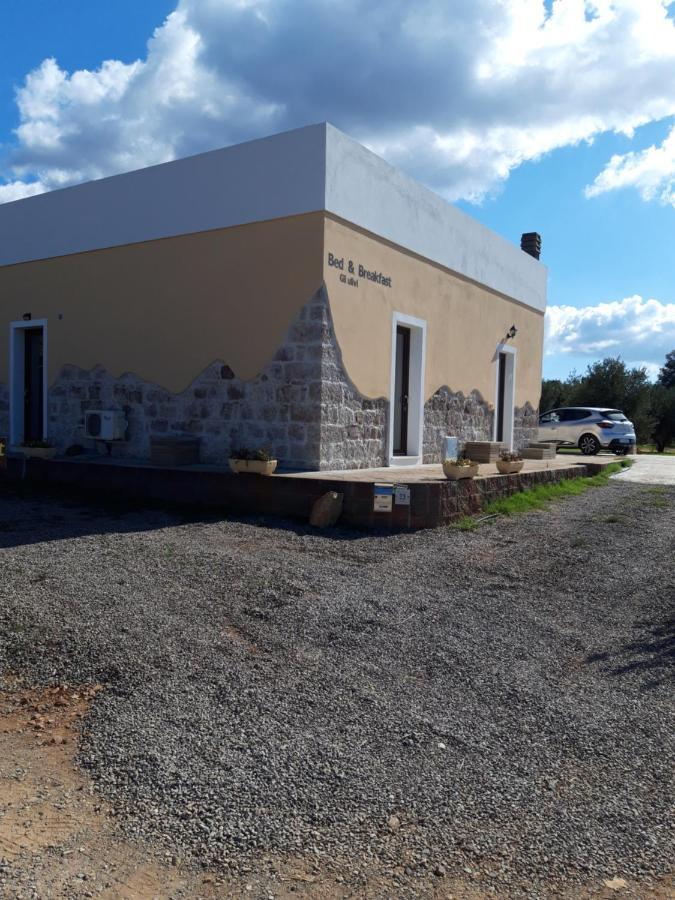 B&B Gli Ulivi SantʼAnna Arresi Eksteriør bilde