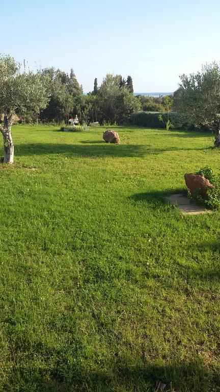 B&B Gli Ulivi SantʼAnna Arresi Eksteriør bilde