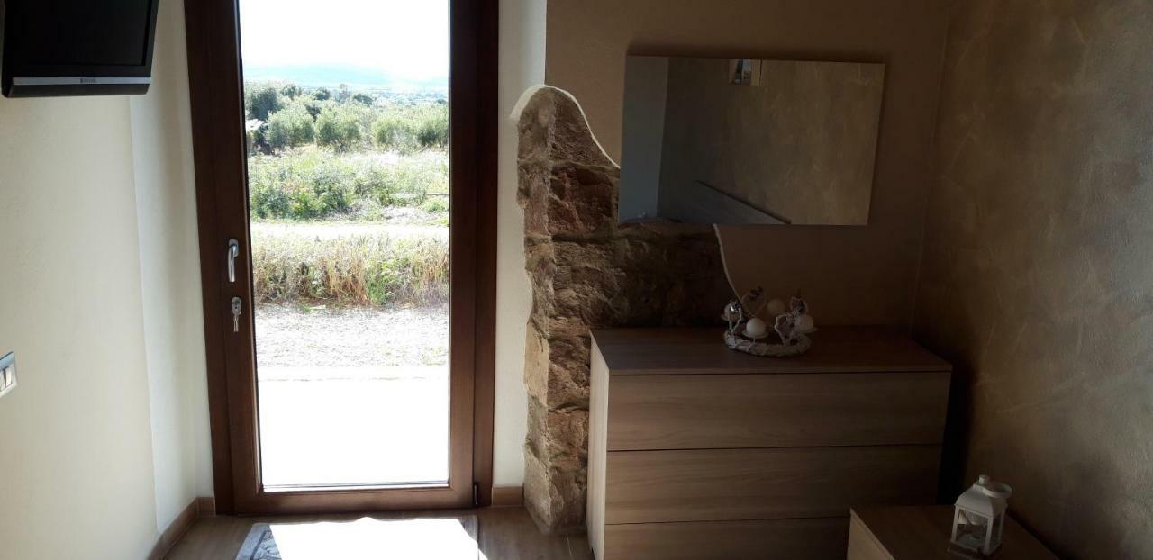 B&B Gli Ulivi SantʼAnna Arresi Eksteriør bilde
